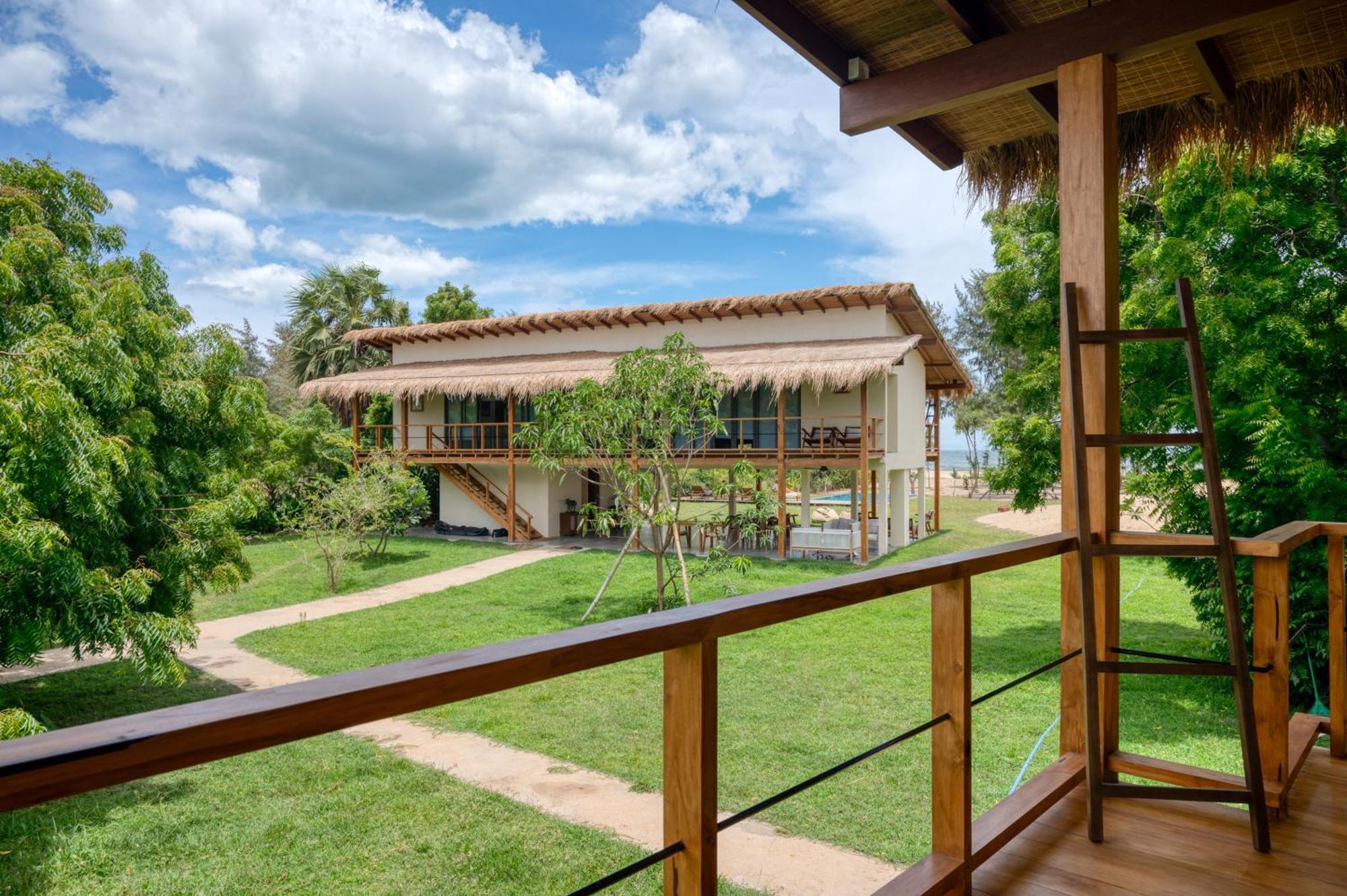 Niketh Villa Komari Arugambay エクステリア 写真
