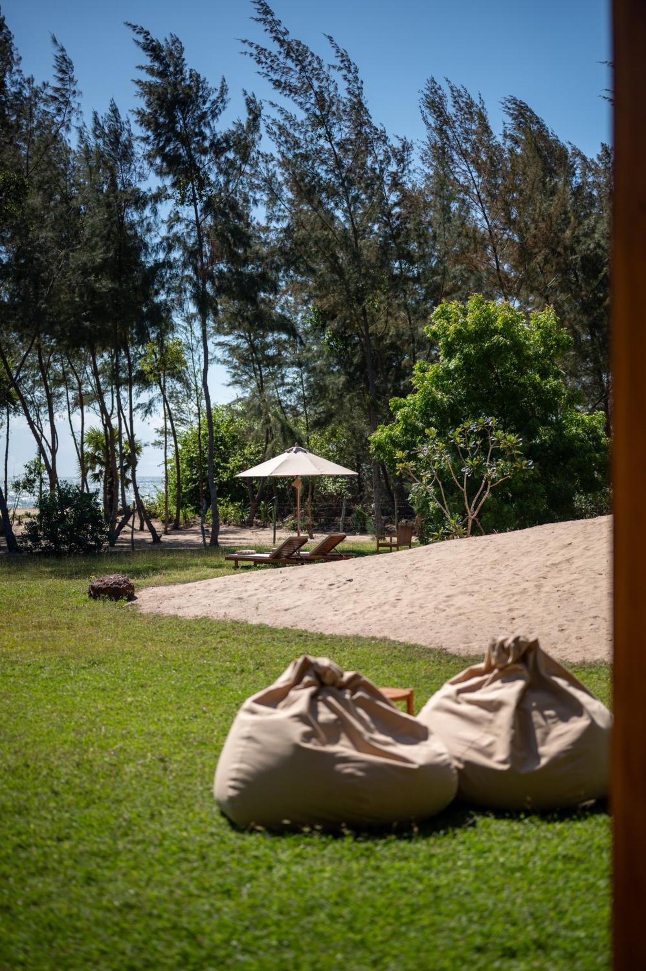 Niketh Villa Komari Arugambay エクステリア 写真